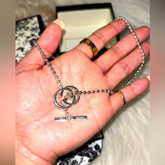 Beautiful Brand New with Tags Gucci Necklace- toggle. It's like a choker. - Picture 8 of 12